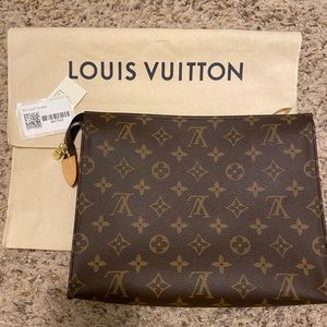 Louis Vuitton toiletry pouch 26